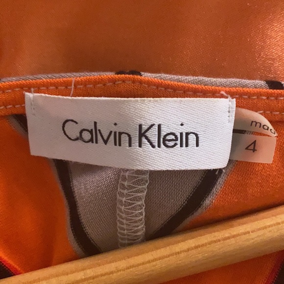 Calvin Klein extremely flattering dress - Picture 4 of 5